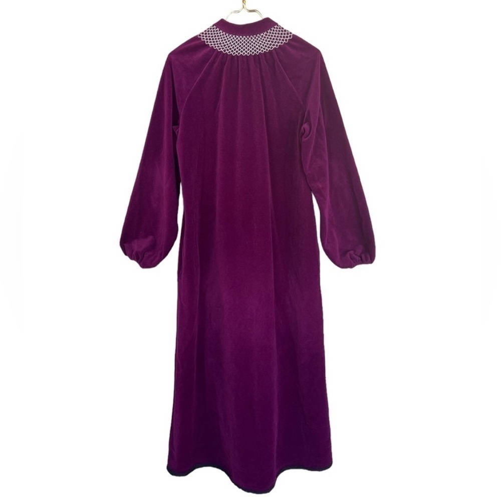 Vanity Fair Vintage Velour Housecoat Robe Plum Small USA - Picture 3 of 9